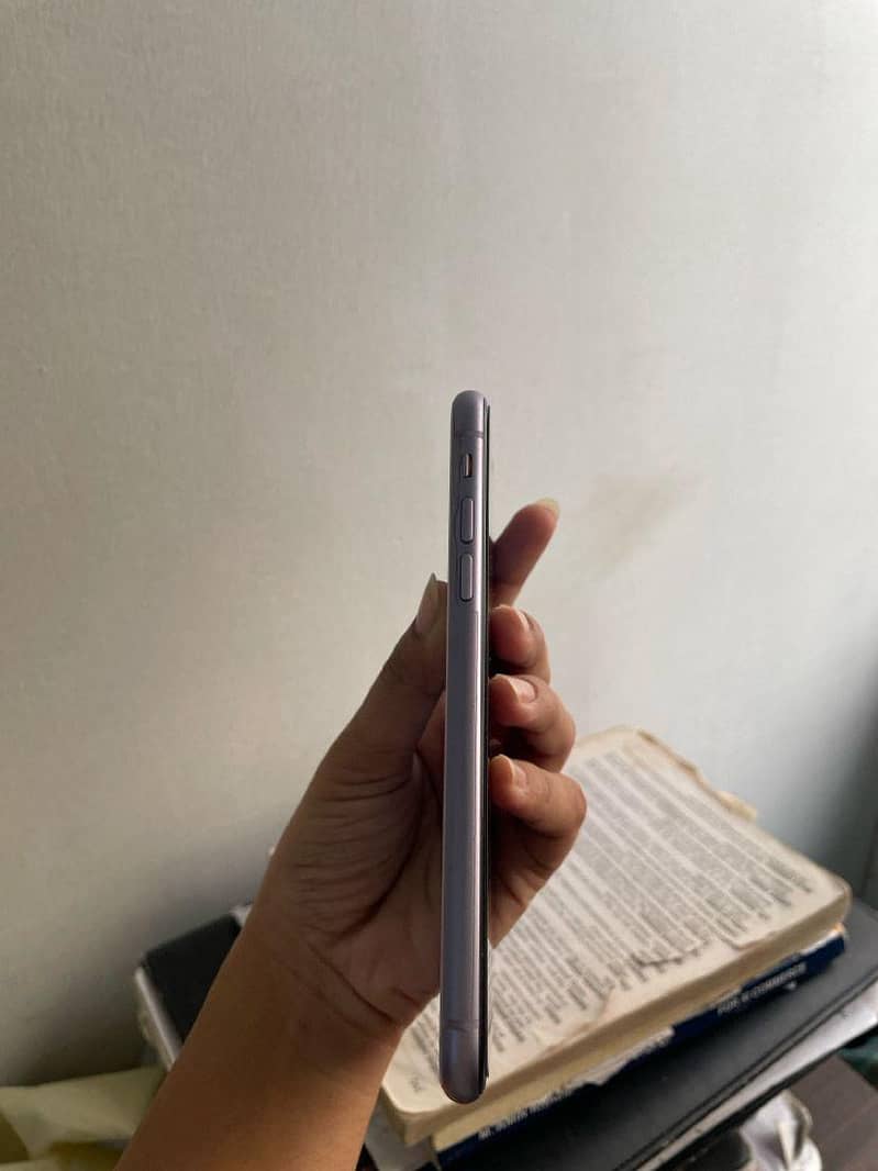 iPhone 11 2