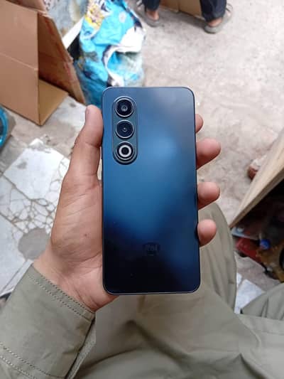 bhi Itel s25 pta approad ha 6GB 128GB indisplay finger lock