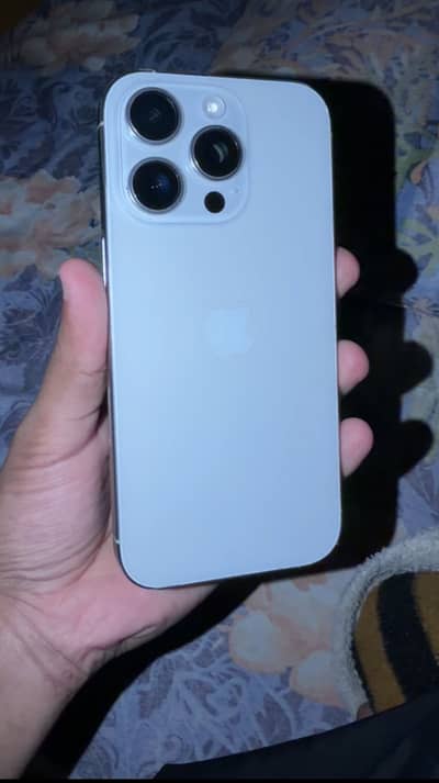 Apple iPhone 16 Pro