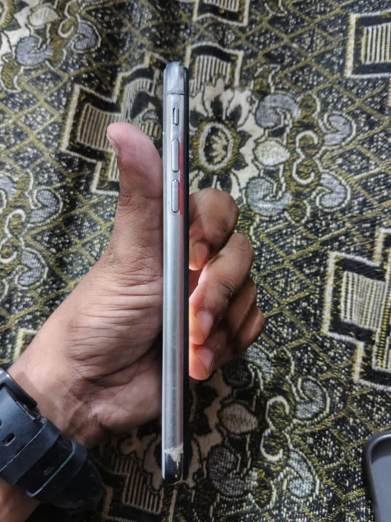 Apple iPhone X 3