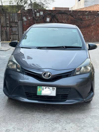 Toyota Vitz 2015