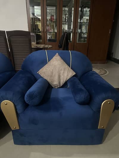 6-Seater Blue Velvet Sofa Set with Cushions for Sale – Almost New