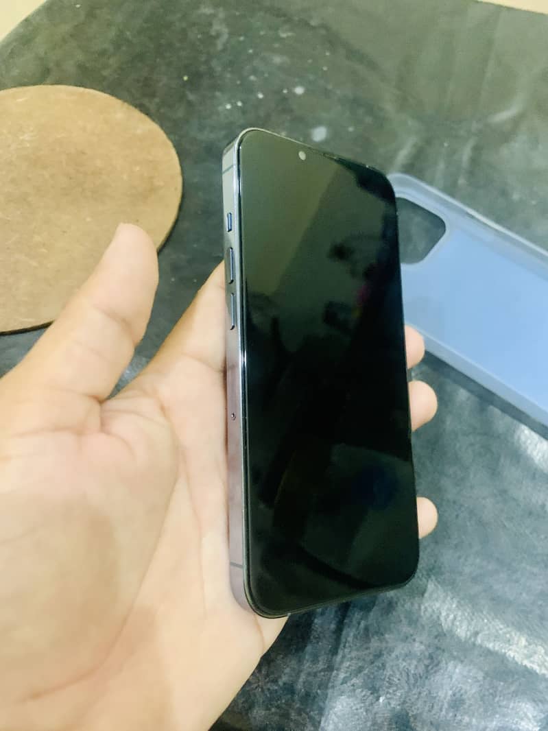 Apple iPhone 13 Pro 3