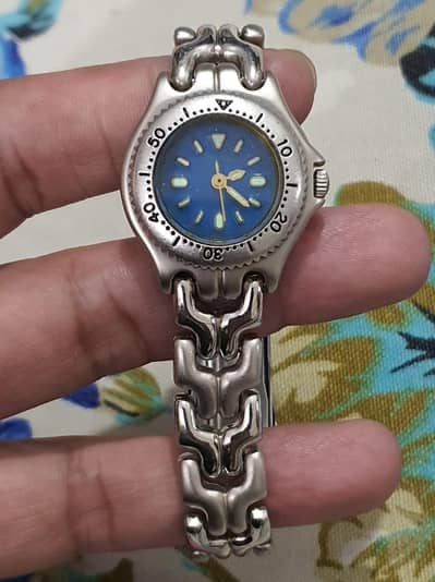 Ladies watch 9/10 blue dial quartz with new battery