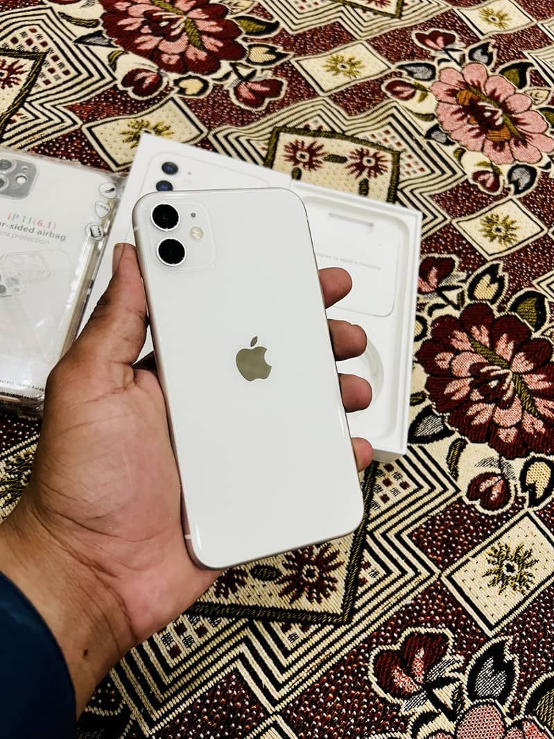 Apple iPhone 11 0