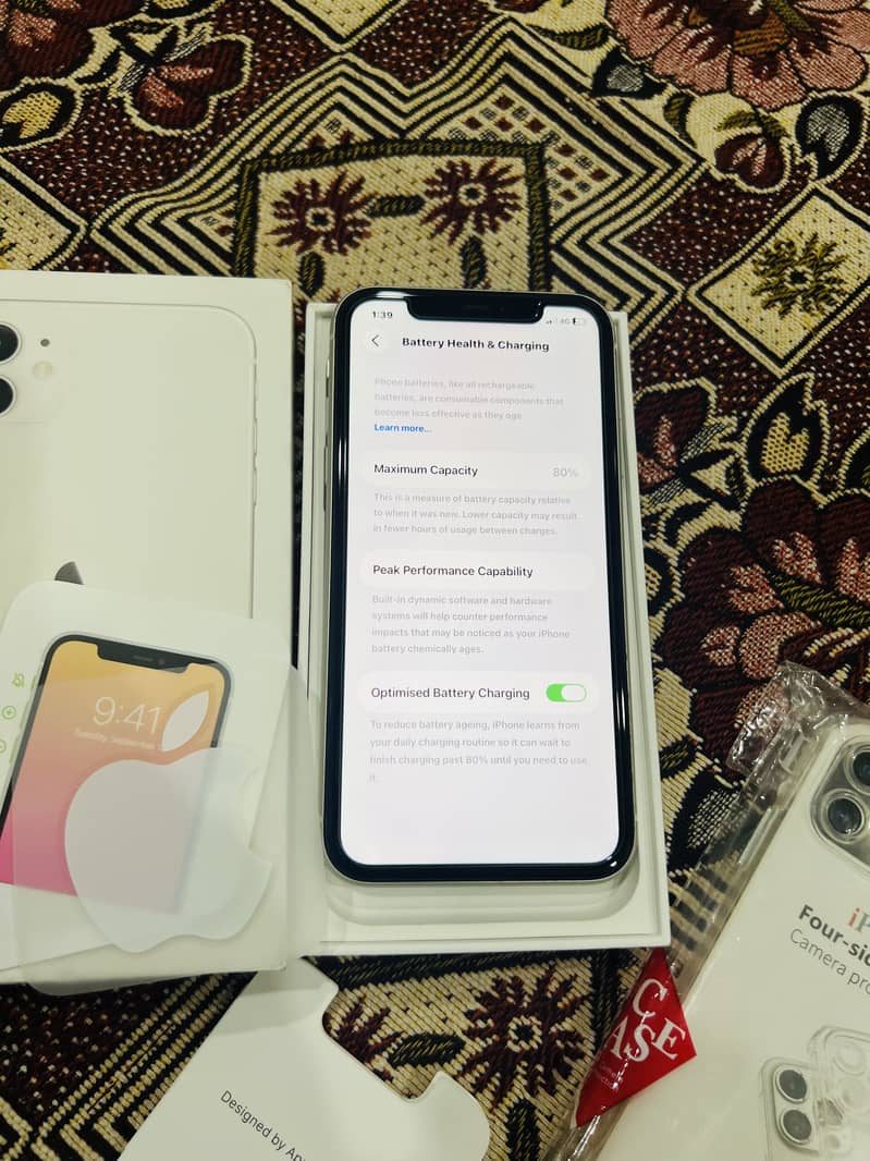 Apple iPhone 11 4