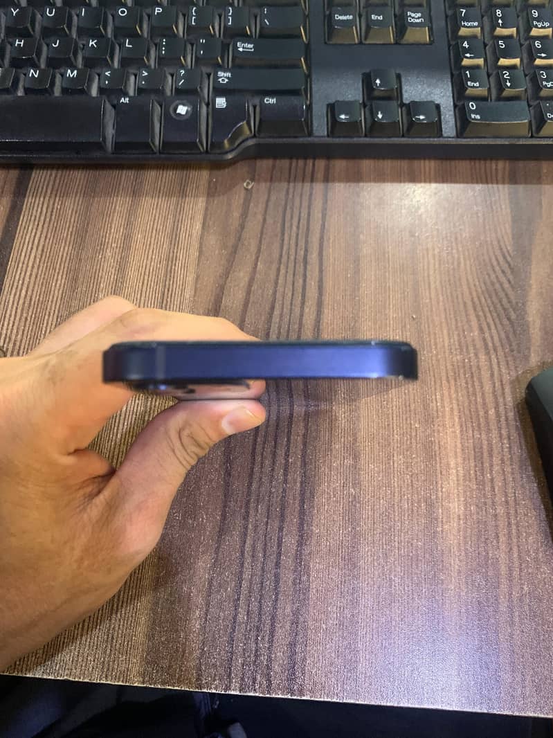 Apple iPhone 12 mini 0