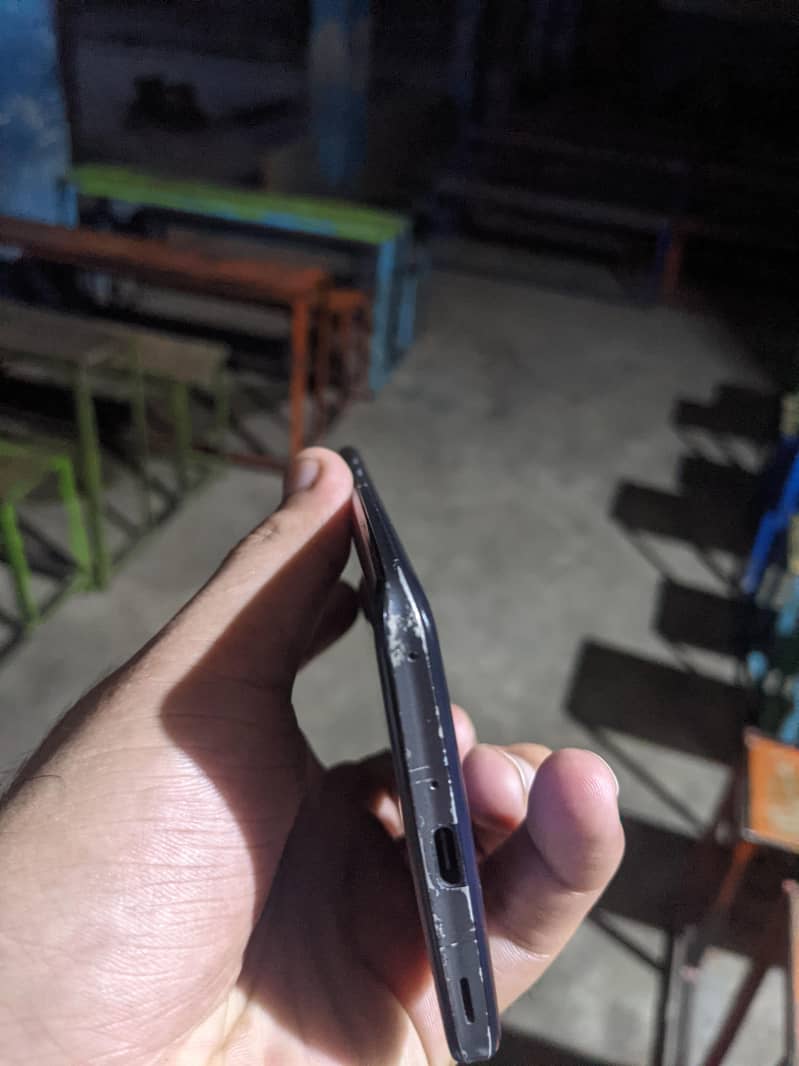 Sharp Aquos Zero 2 6