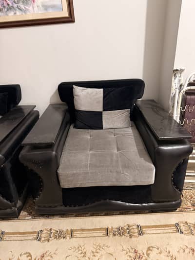 5 seater sofa with cushions