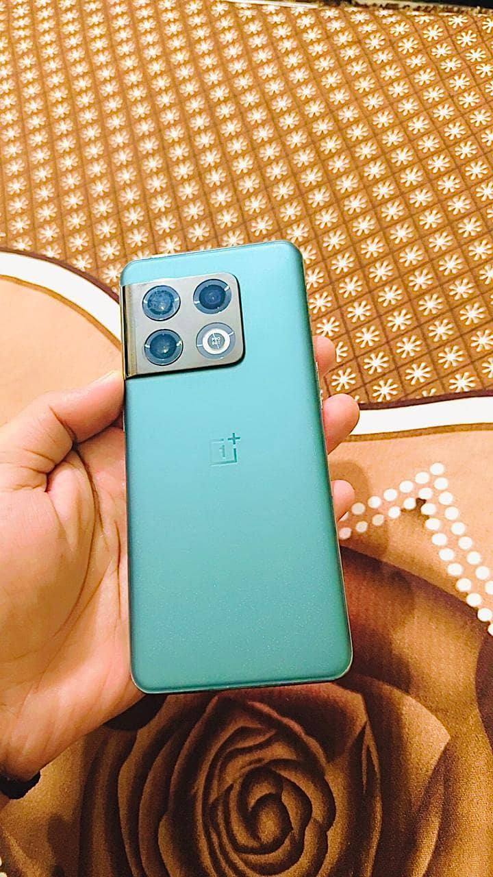 One Plus 10 Pro 1