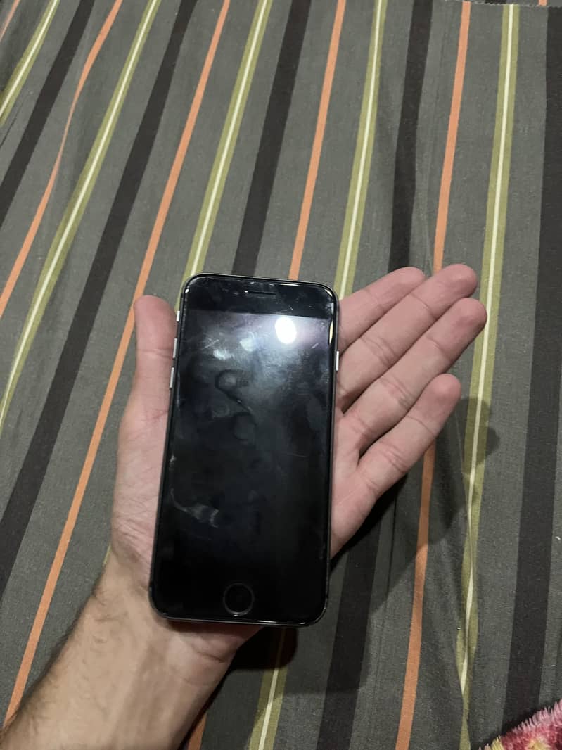 Apple iPhone 8 3