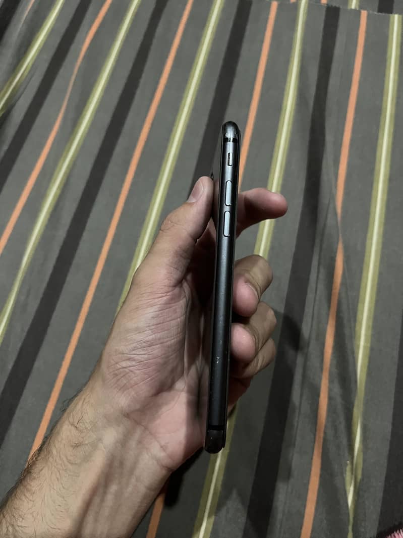Apple iPhone 8 6
