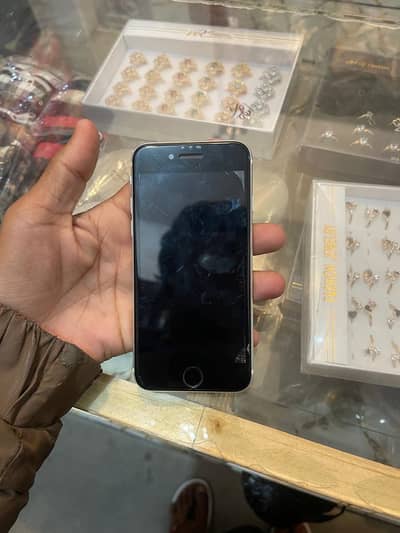 Apple iPhone SE