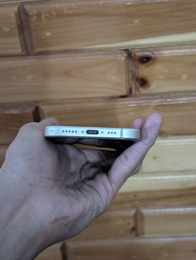 Apple iPhone 15 2