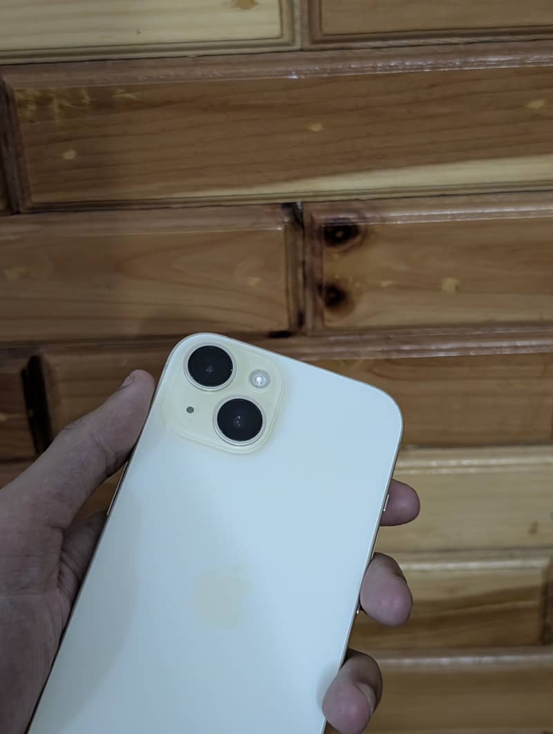 Apple iPhone 15 4