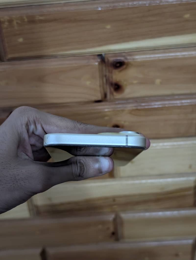 Apple iPhone 15 5