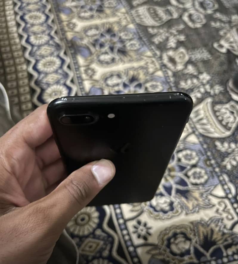 Apple iPhone 7 Plus 2