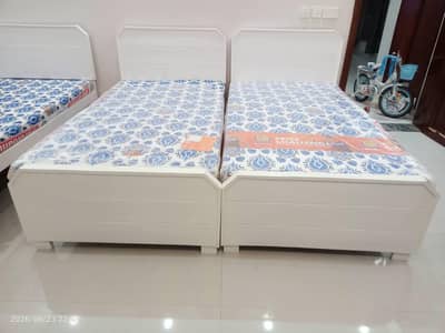 2 single beds