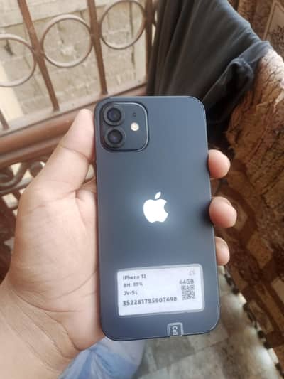 Apple iPhone 12