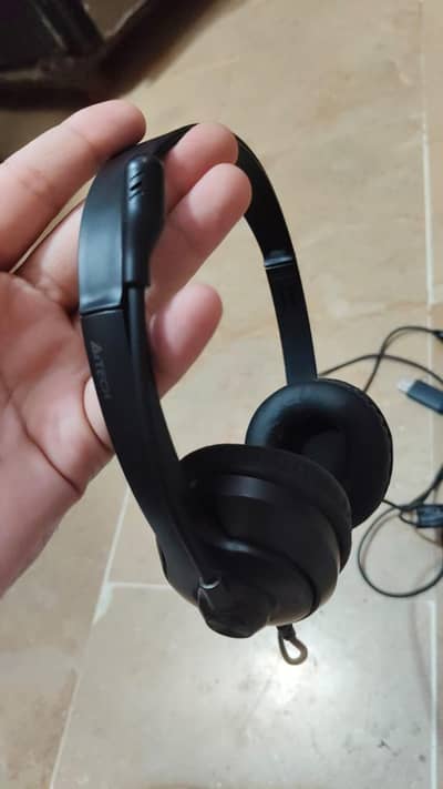 A4tech Noise Cancelation Headphones