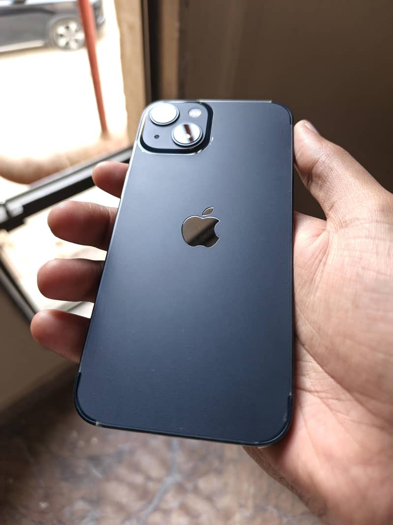 Apple iPhone 13 0