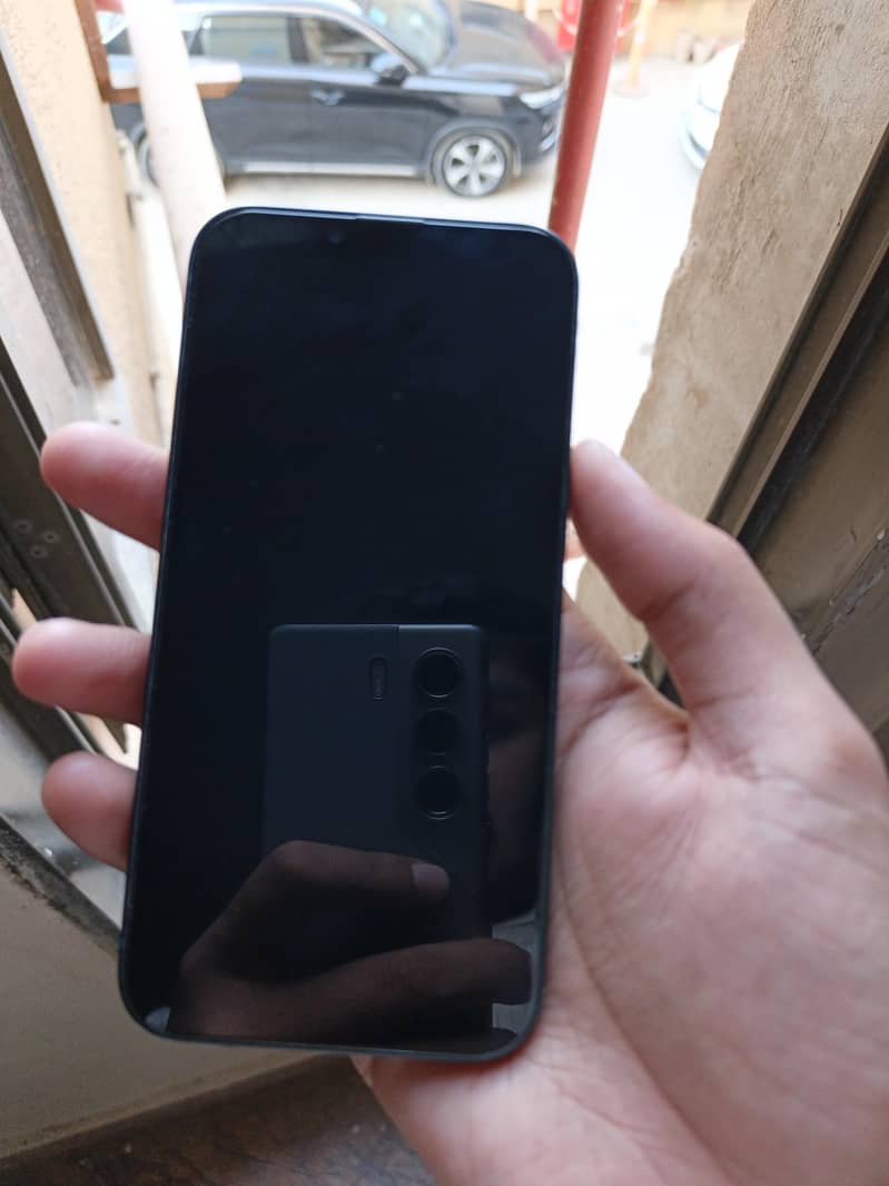 Apple iPhone 13 3