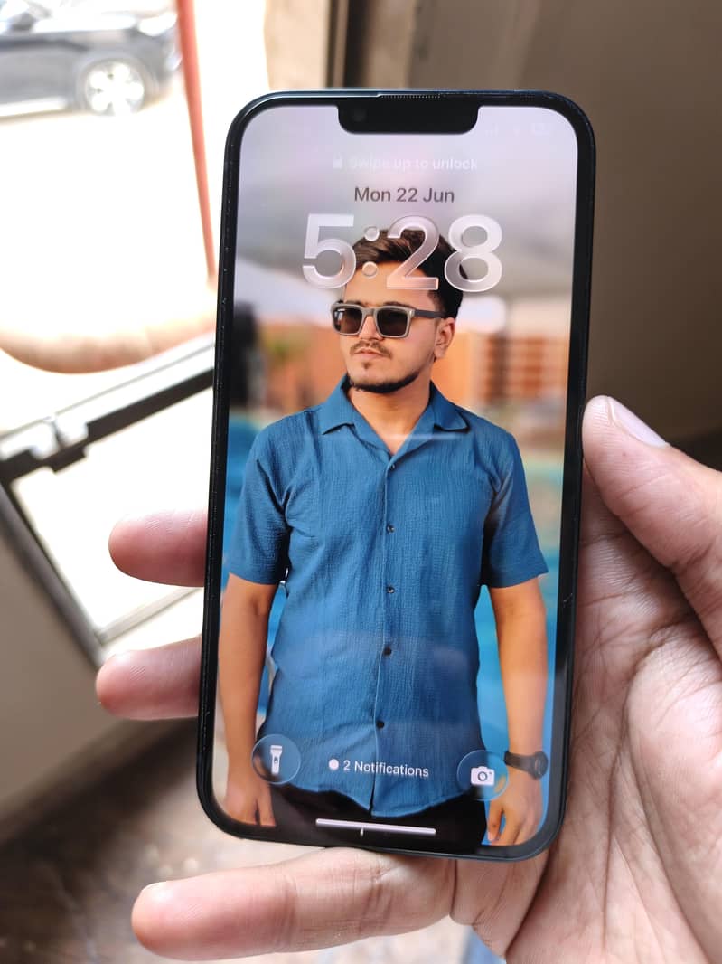 Apple iPhone 13 5