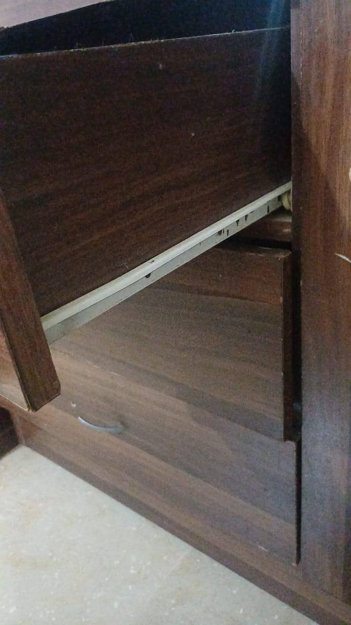 Dressing Table 3