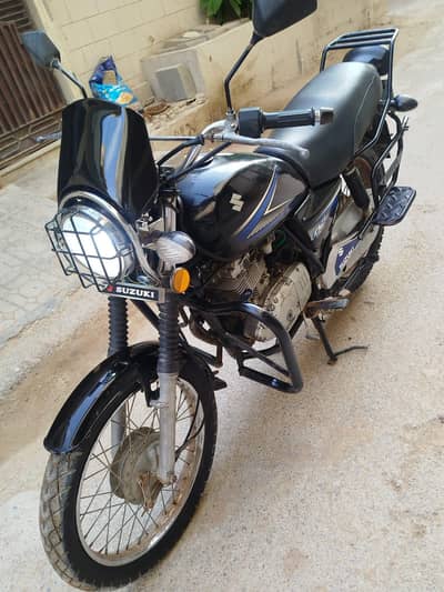 Suzuki GS 2017#0/3/1/7/0/0/2/4/6/2/9
