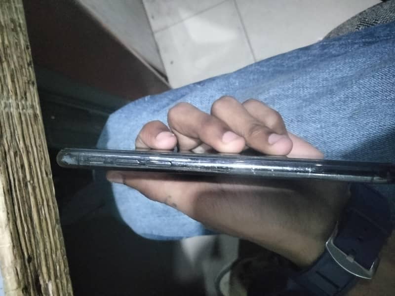 Apple iPhone X 3