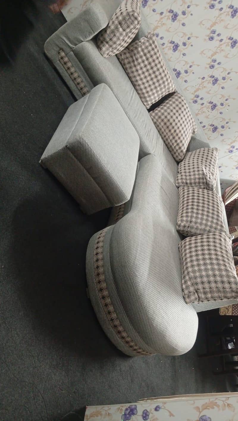 L shape sofa 0