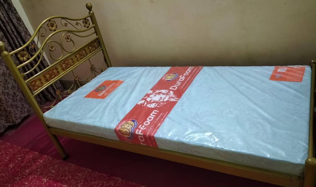 Bed & Mattress 0