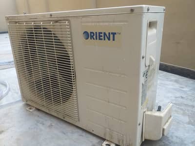 Orient Ac in fine working condition 1 ton , non inverter ac