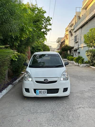 Daihatsu Mira 2012