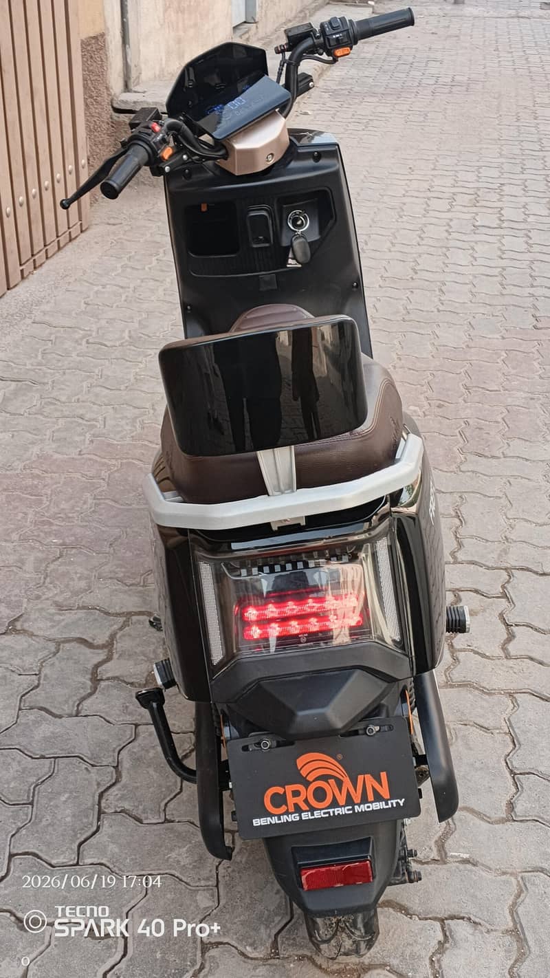Crown firefly 4