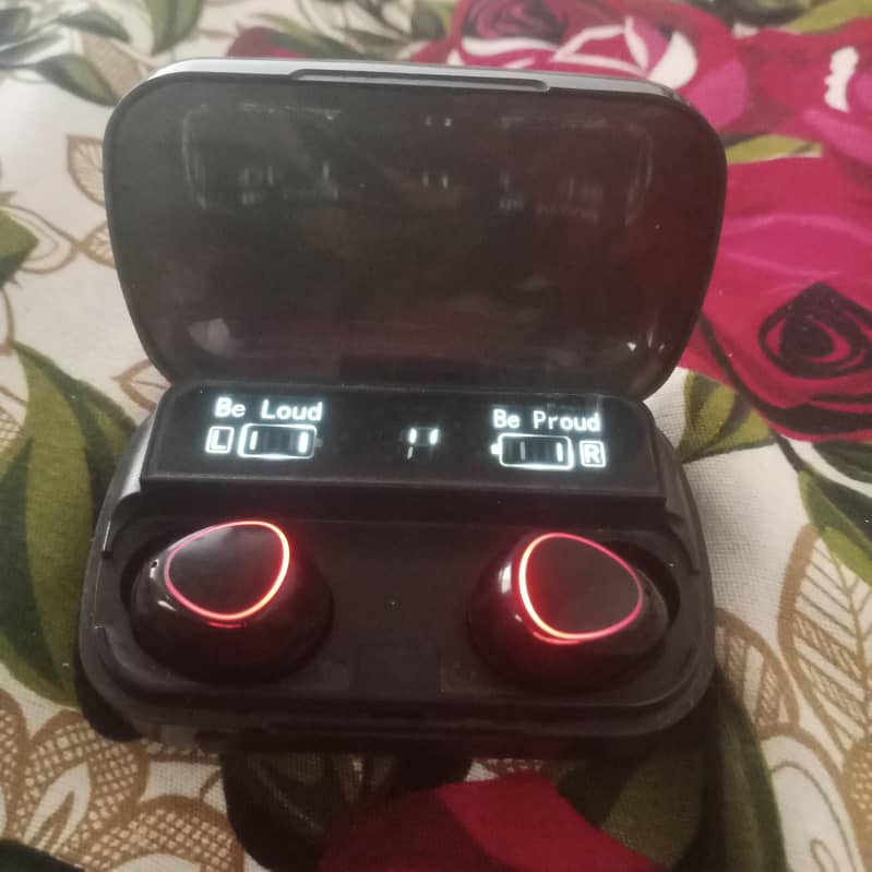 M. 10 headset 0