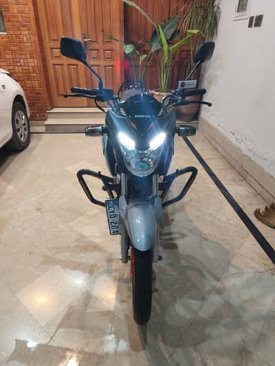 Honda CB 150F 2025