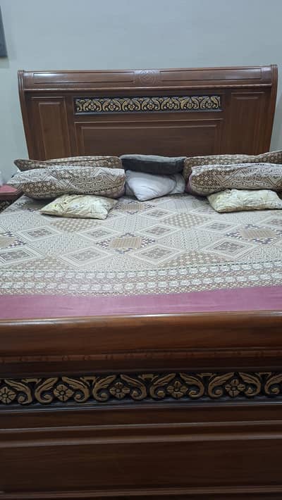 kung size bed with mattress 2 side tables and dressing
