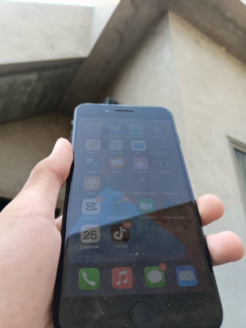 Apple iPhone 7 Plus 1