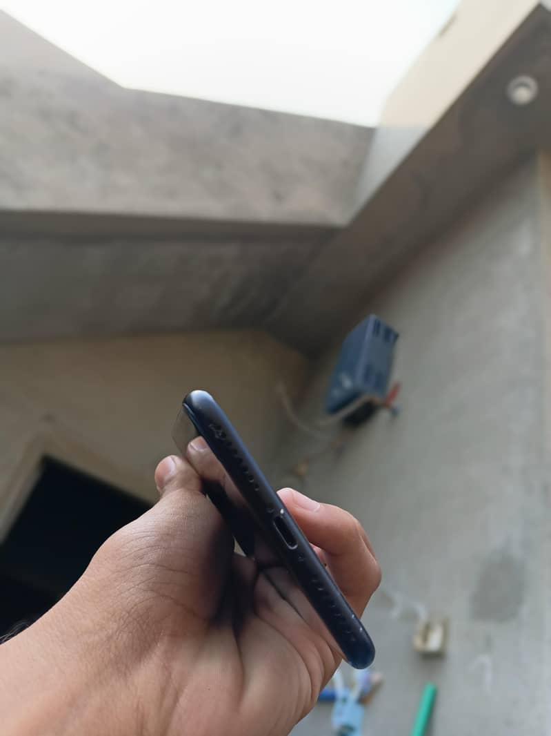 Apple iPhone 7 Plus 3