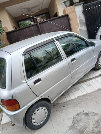 Daihatsu Cuore 2011