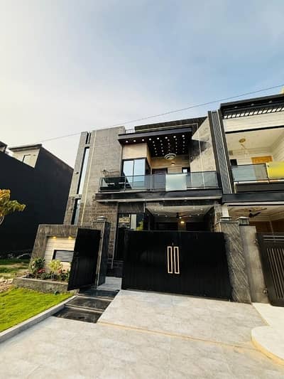 Get This Amazing Prime Location 5 Marla House Available In Park View City - Executive Block