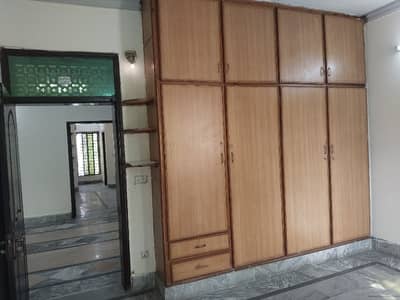 E 11 Upper Portion 2 Bed 2 Bath Tv Lounge Kitchen Sep Meter Gas Electric Available All Facilities Available