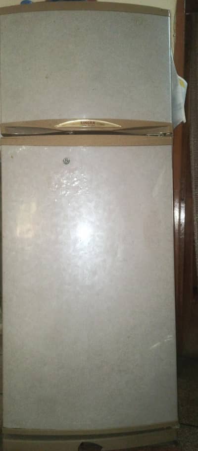 Singer Medium Size Fridge