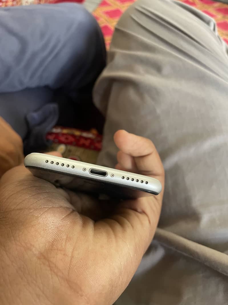 Apple iPhone SE 3