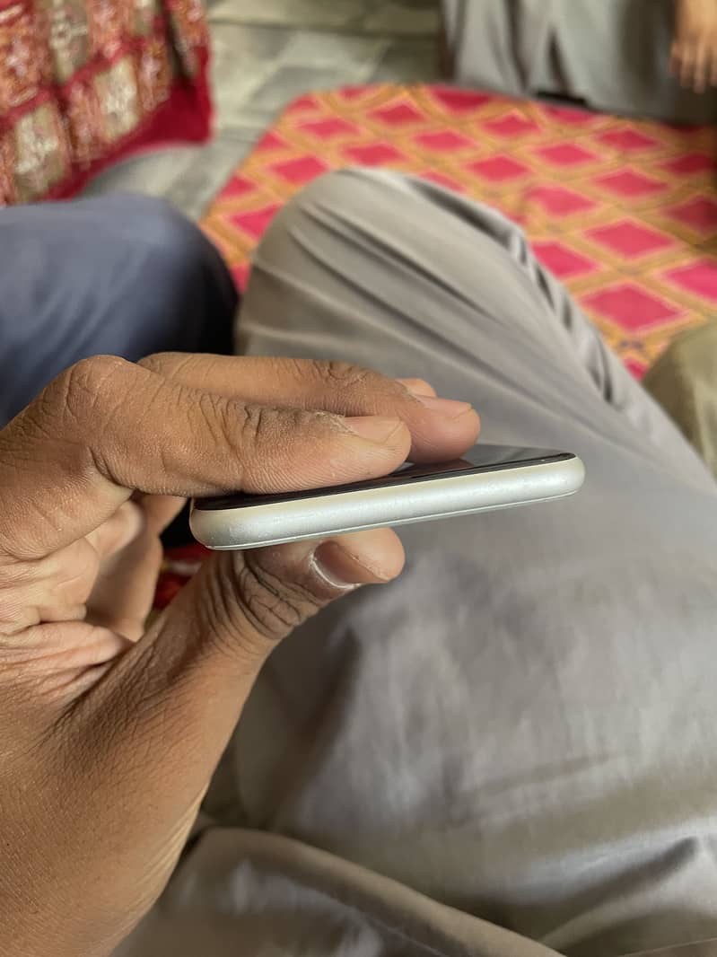 Apple iPhone SE 7