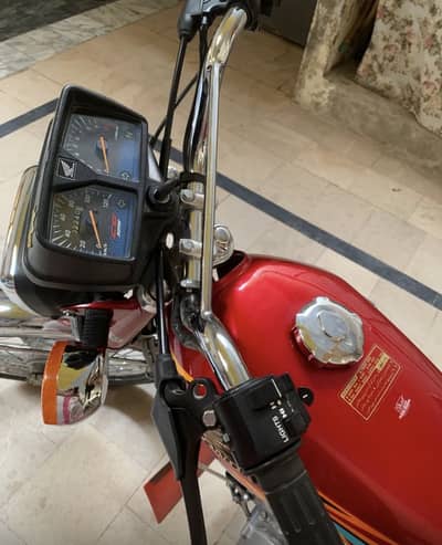 Honda 125 condition 10/10 ,registration faisalabad ,2 months use bike