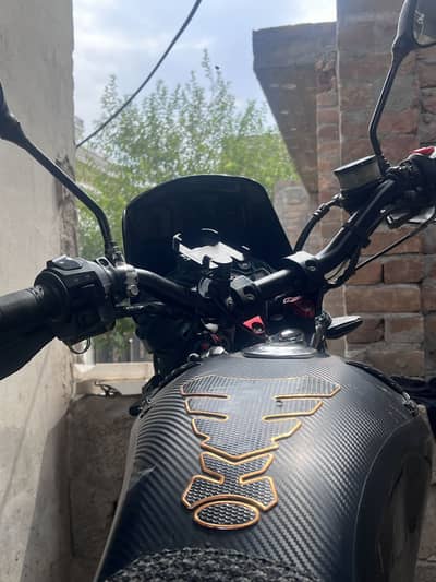 Honda Deluxe 125 Tour Bike