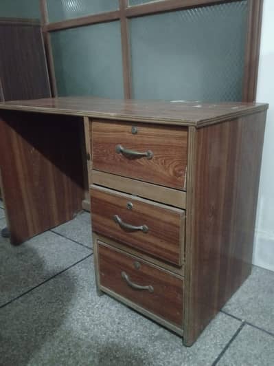 wooden study table