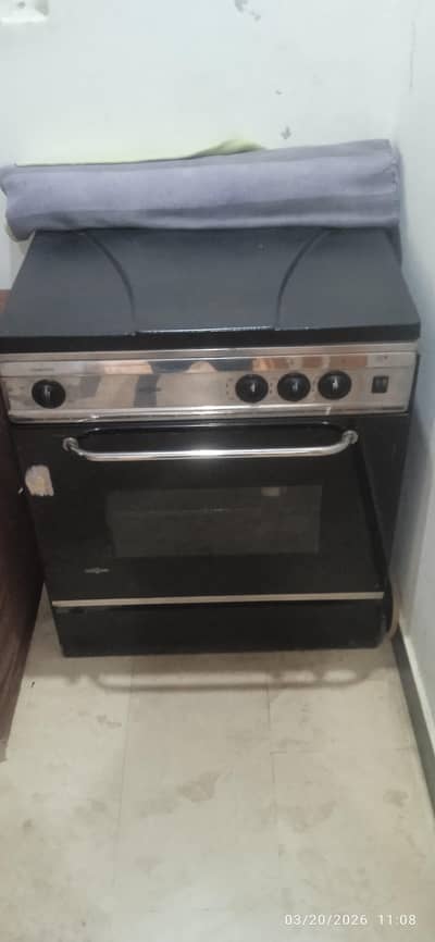 cooking range 3 stove minor used.